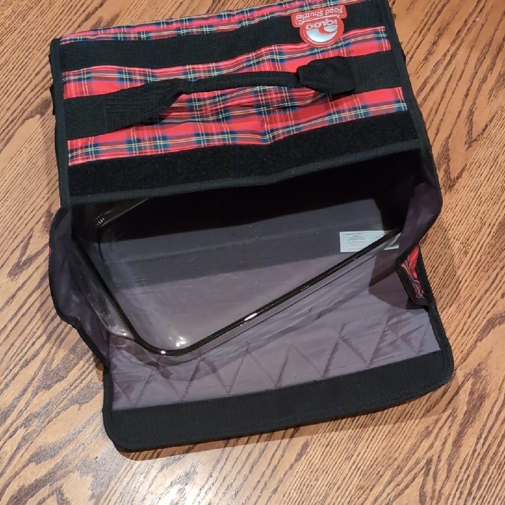 Igloo® Food Shuttles Casserole Carrier Red/Black Tartan Plaid NWOT